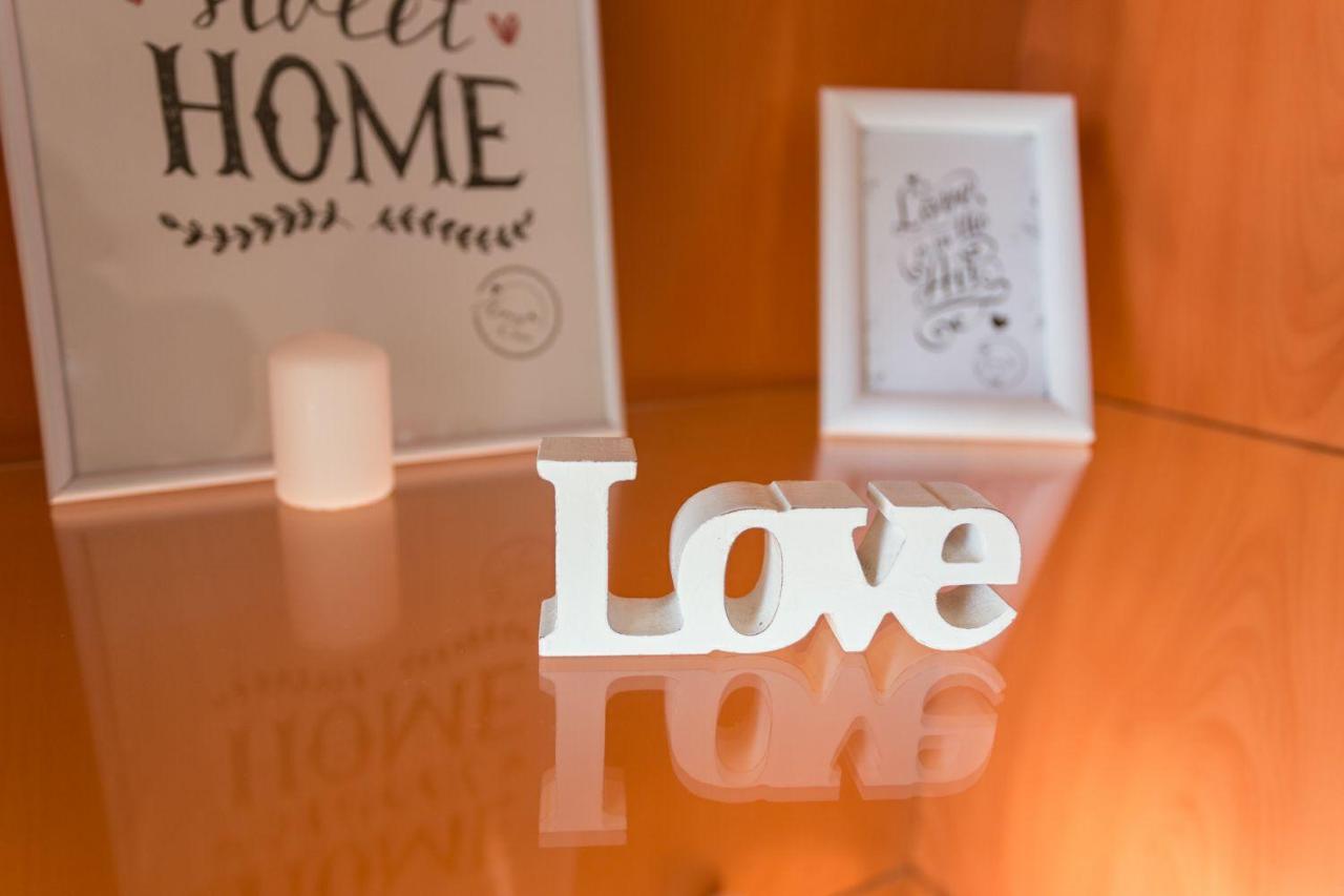LOVE centre Torremolinos Esterno foto